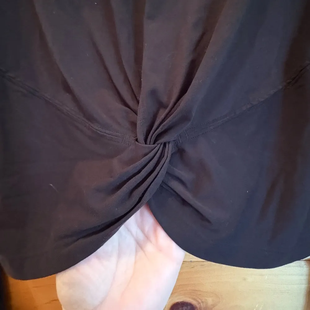 Athleta Black Knot Front Blouse with Long Sleeves Size M - Image 5