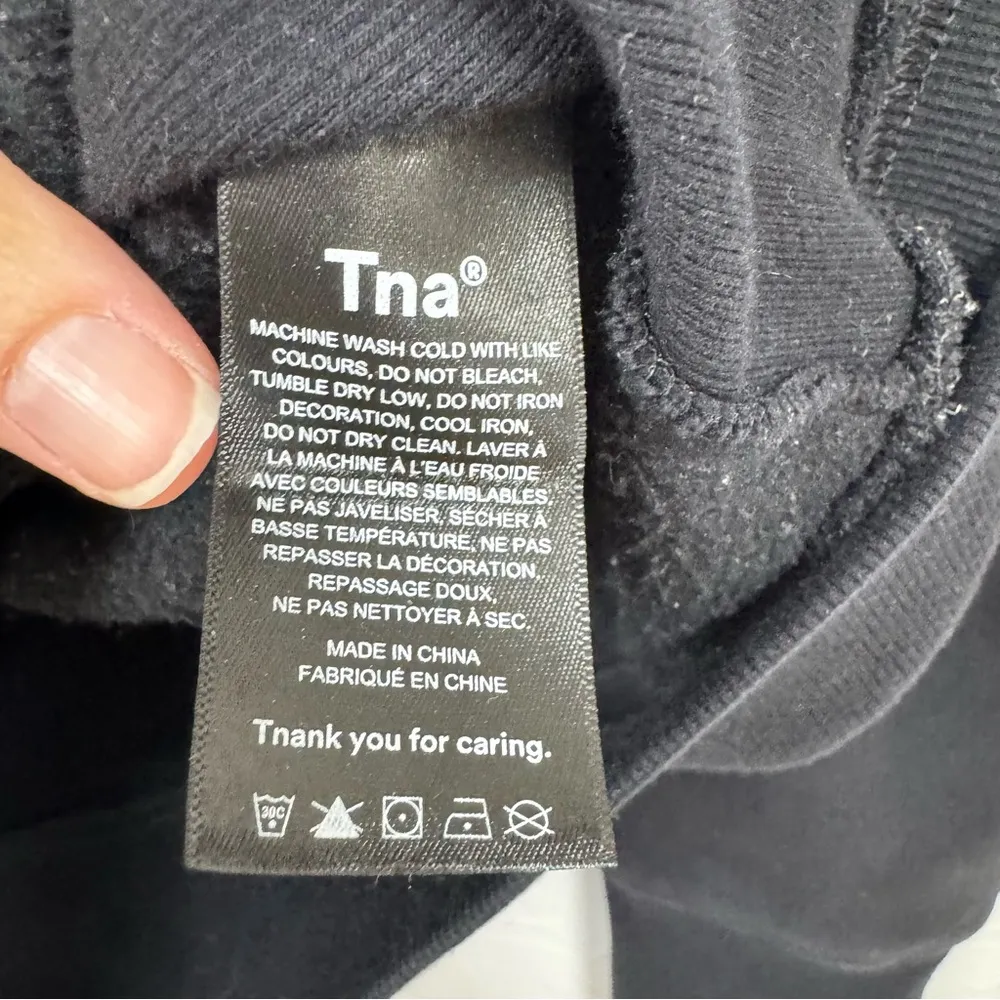 Aritzia TNA Black Floral Embroidered Hoodie Sweatshirt Womens S Boho Casual - Image 6