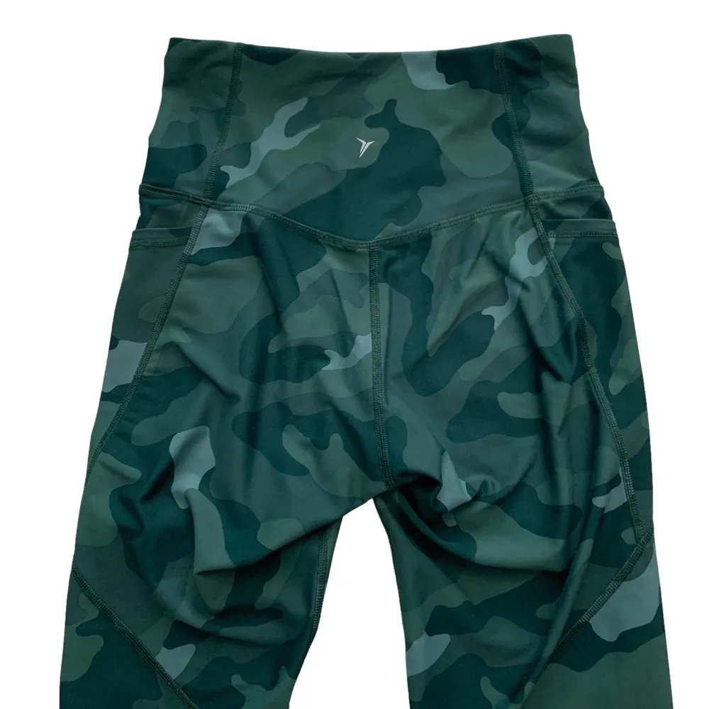 Old navy activewear elevate camo cropped pocket leggings high rise - Image 5