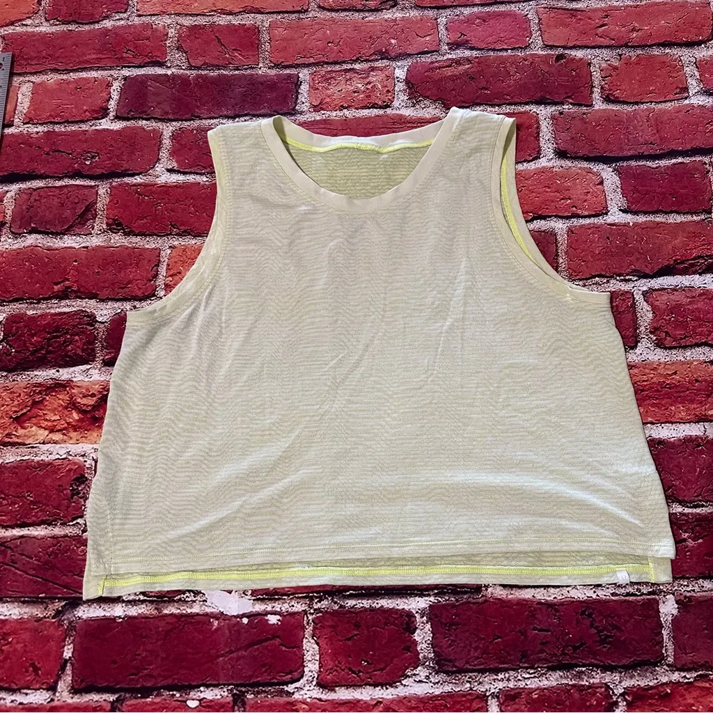Lululemon tank top size 10 - Image 4