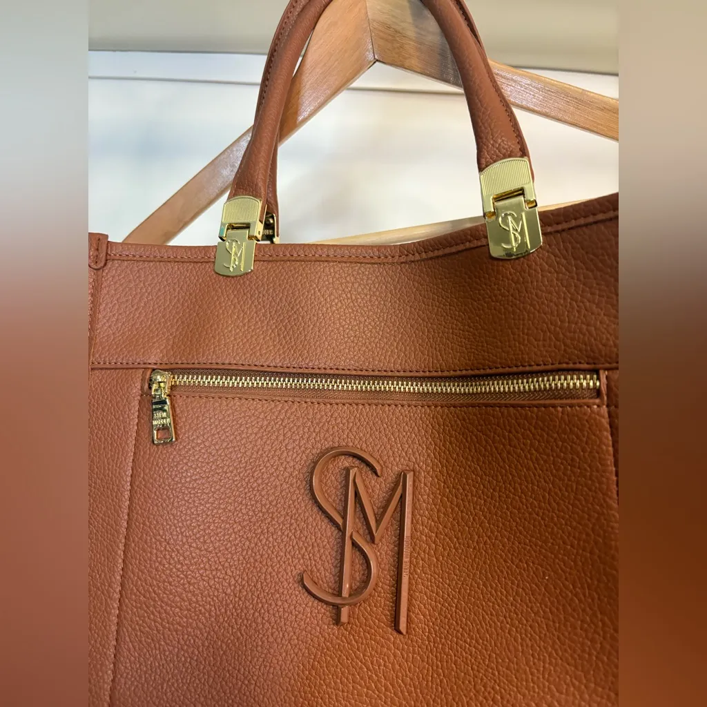 Steve Madden Rich Brown Purse with Gold Accents - Image 2