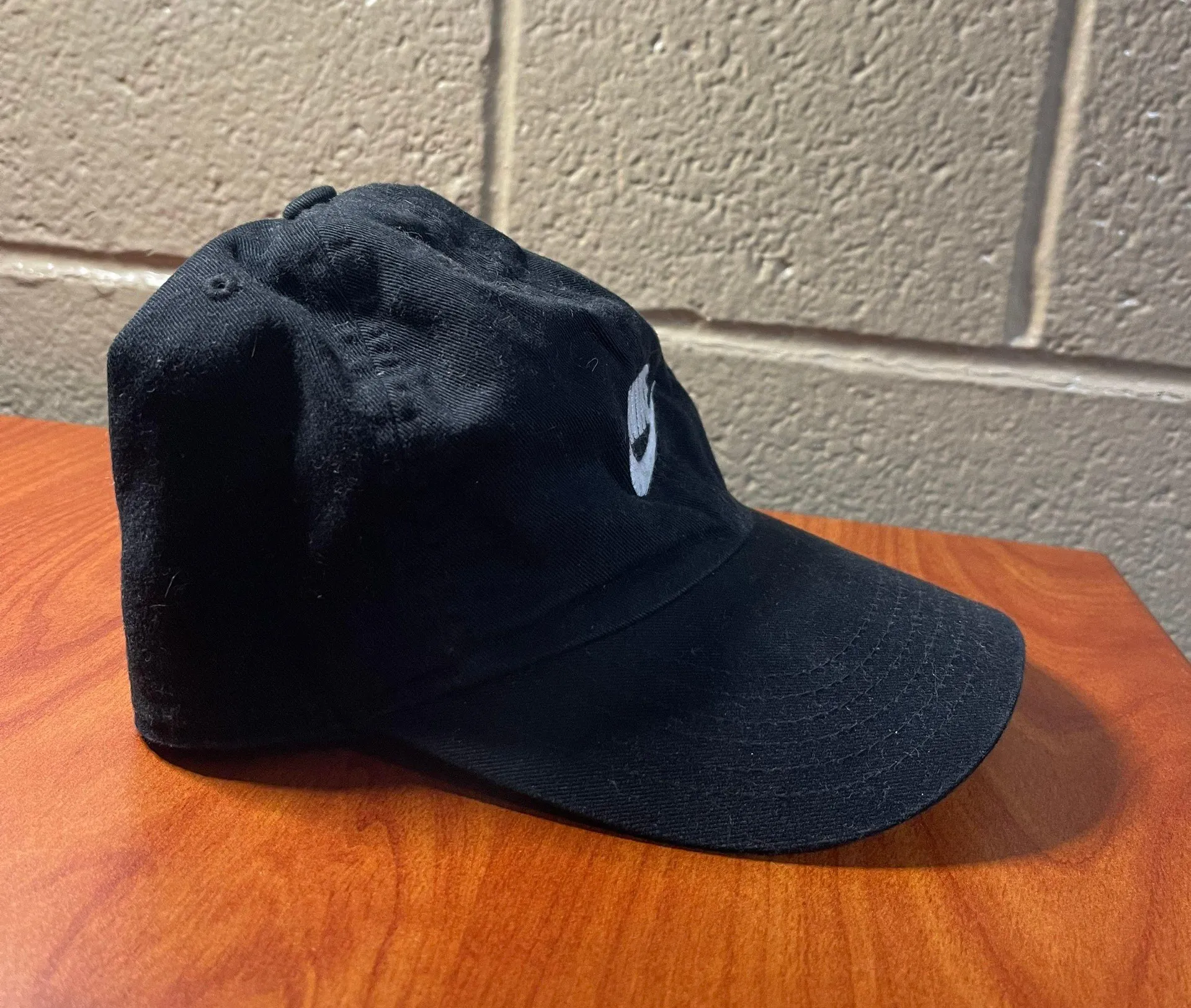 Nike Black  Hat - Image 2