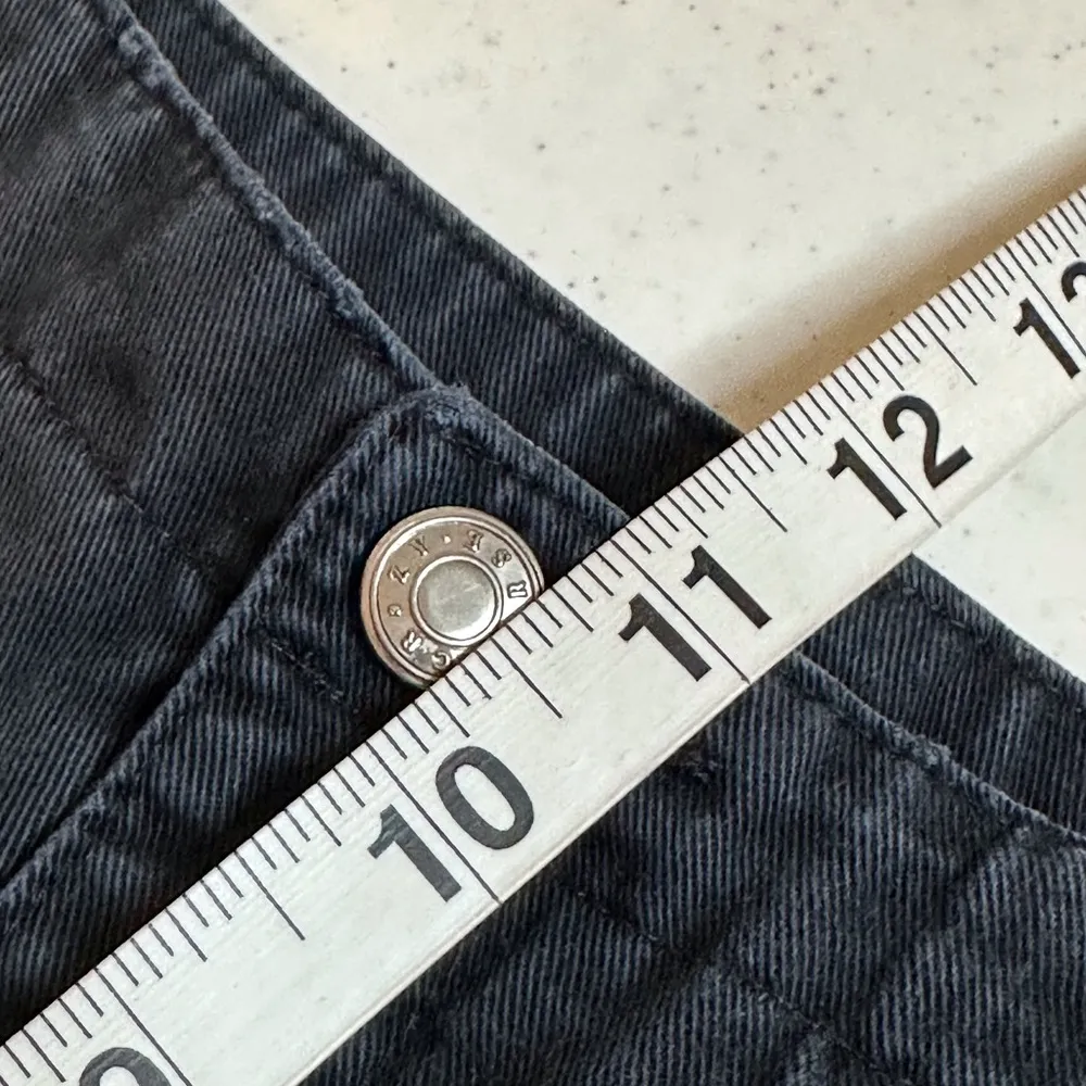 Women’s vintage Capri Jeans by Crazy Horse a  Company Size 12 - Image 11