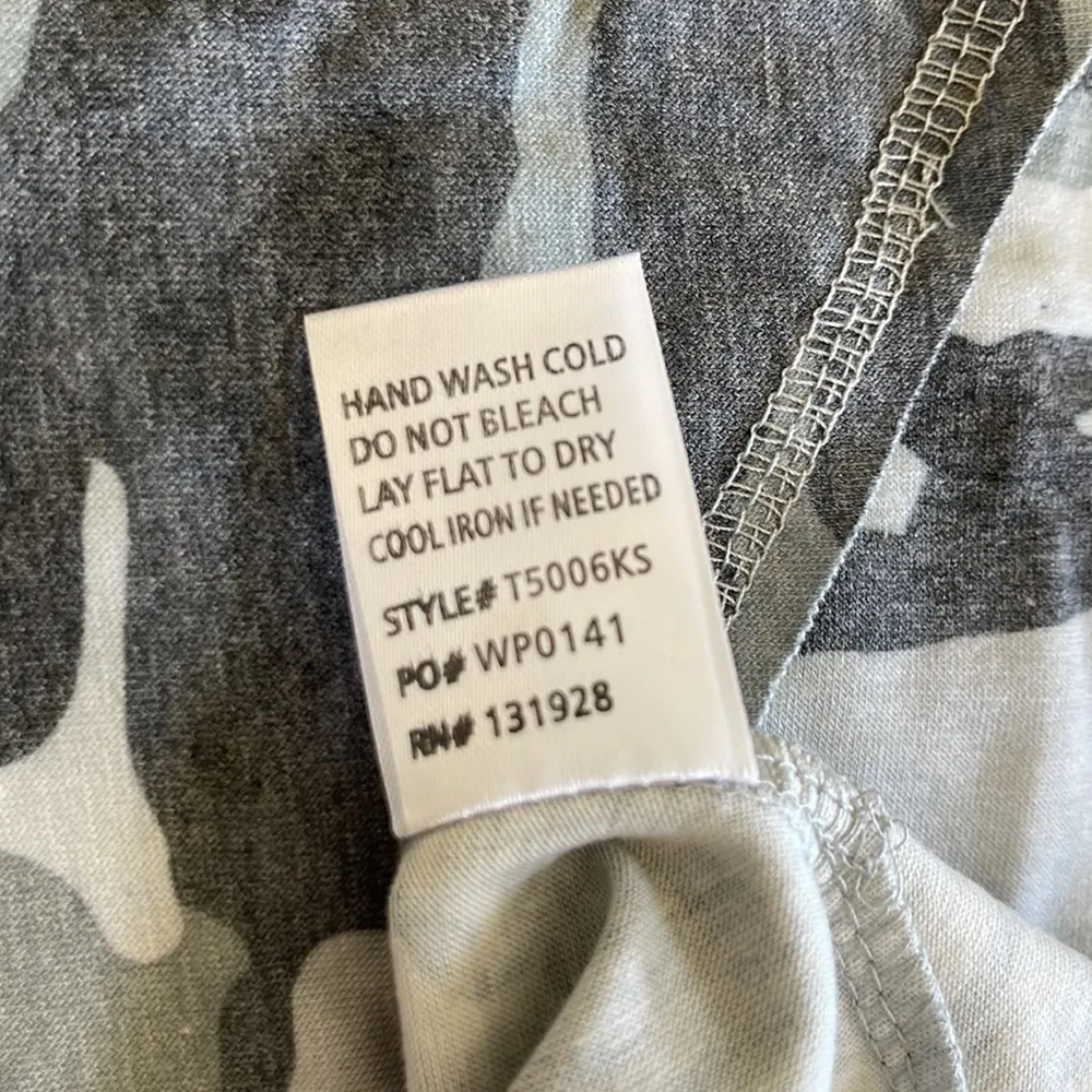 𝅺Oversized CAMO polyester rayon spandex blend short sleeve T - Image 8