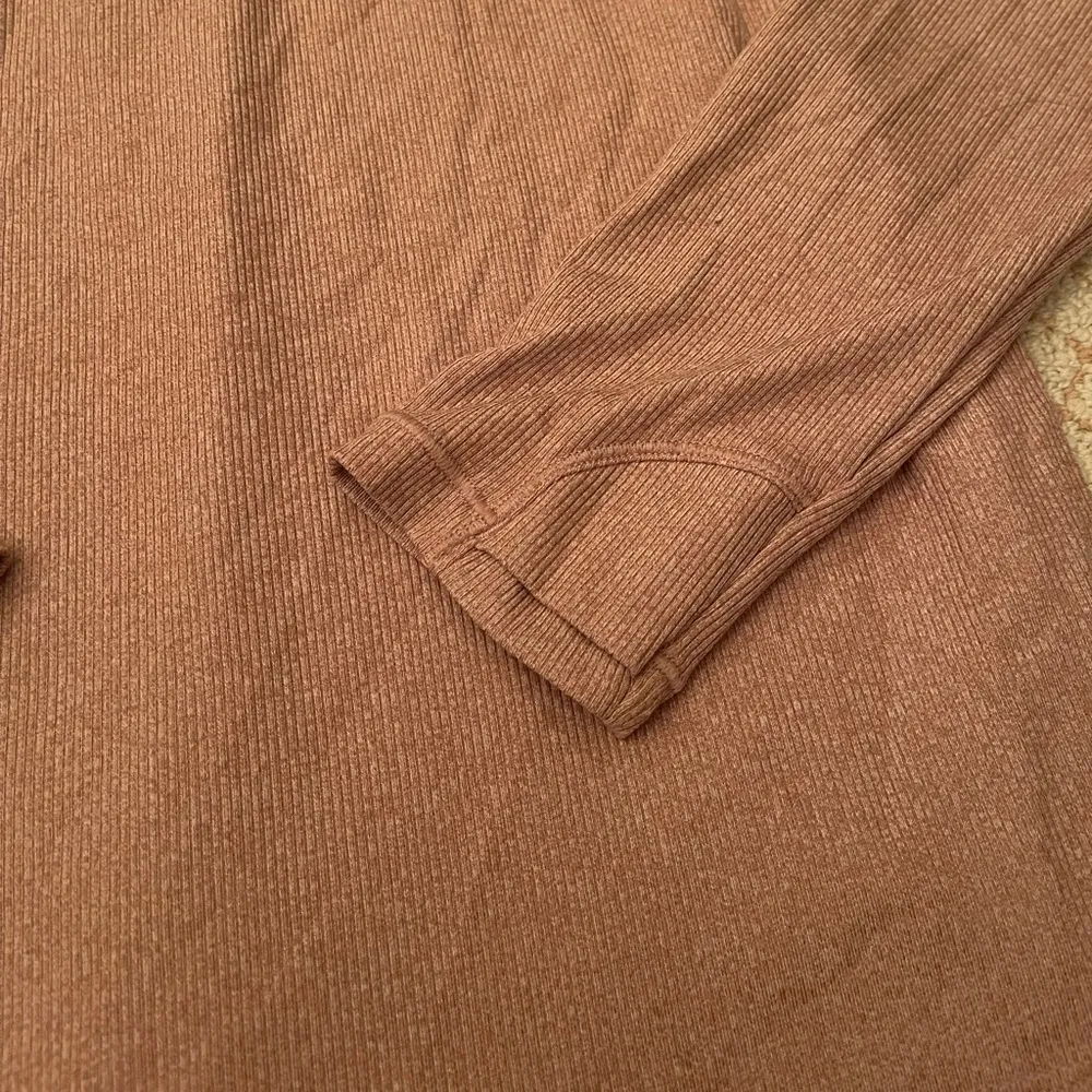 Athleta Uptempo Ribbed long sleeve light pink women’s size medium - Image 4