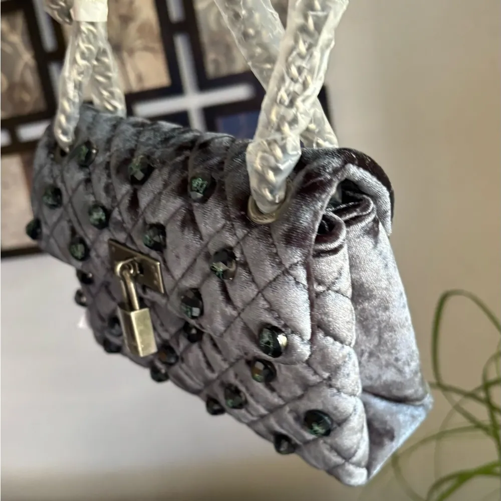 Authentic KURT GEIGER LONDON Velvet magnetic closure convertible Crosby/shoulder - Image 12