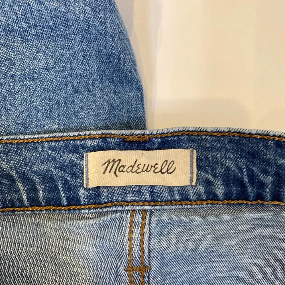 Madewell Medium Wash Denim Mom Jean EUC Sz 33 High Rise Crop Tapered Leg - Image 5