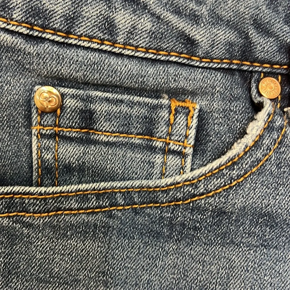 EUC Celebrity Pink Cuffed Denim Jean Shorts Sz. 3/26 - Image 5