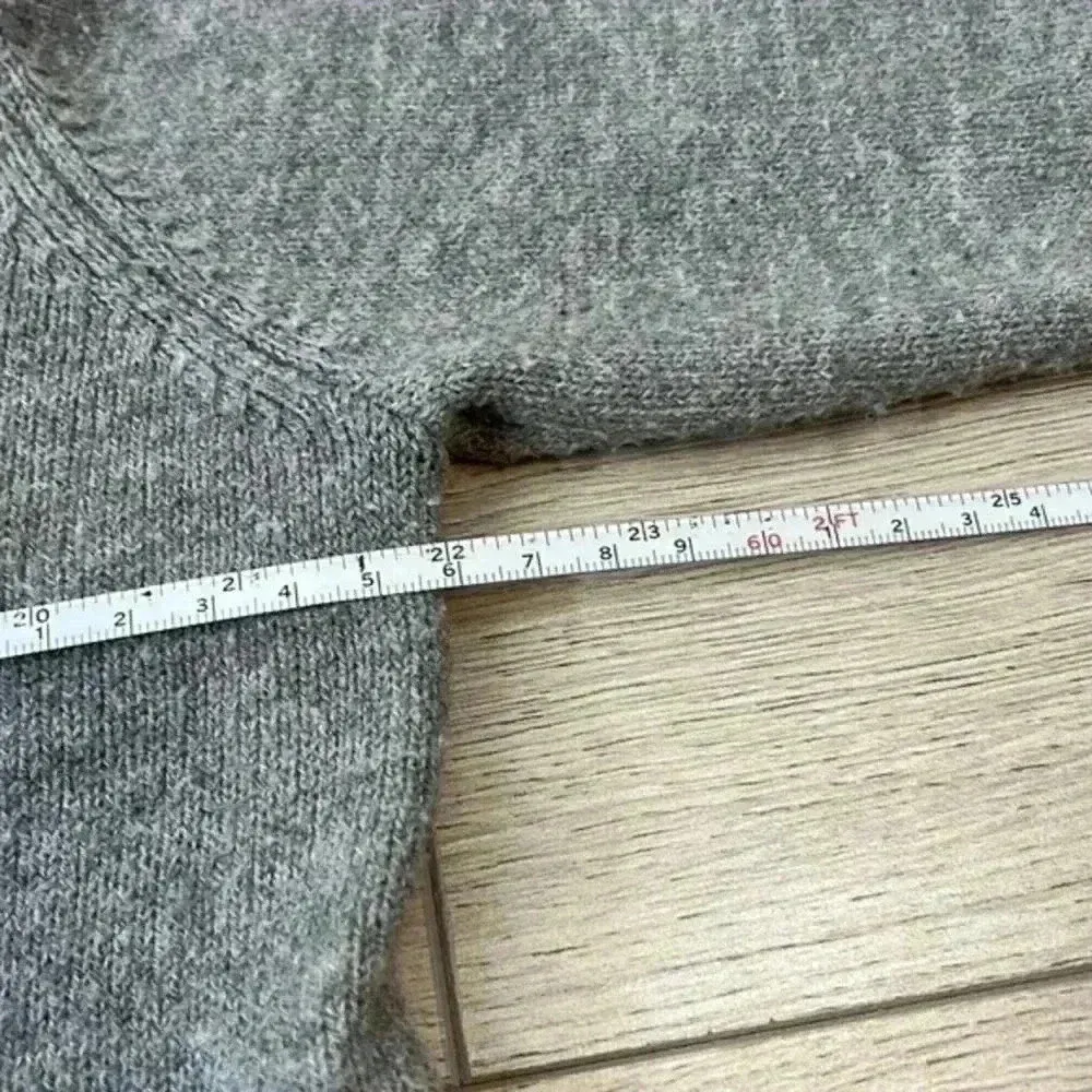 Vici Grey Turtleneck Sweater Size Extra Small - Image 7