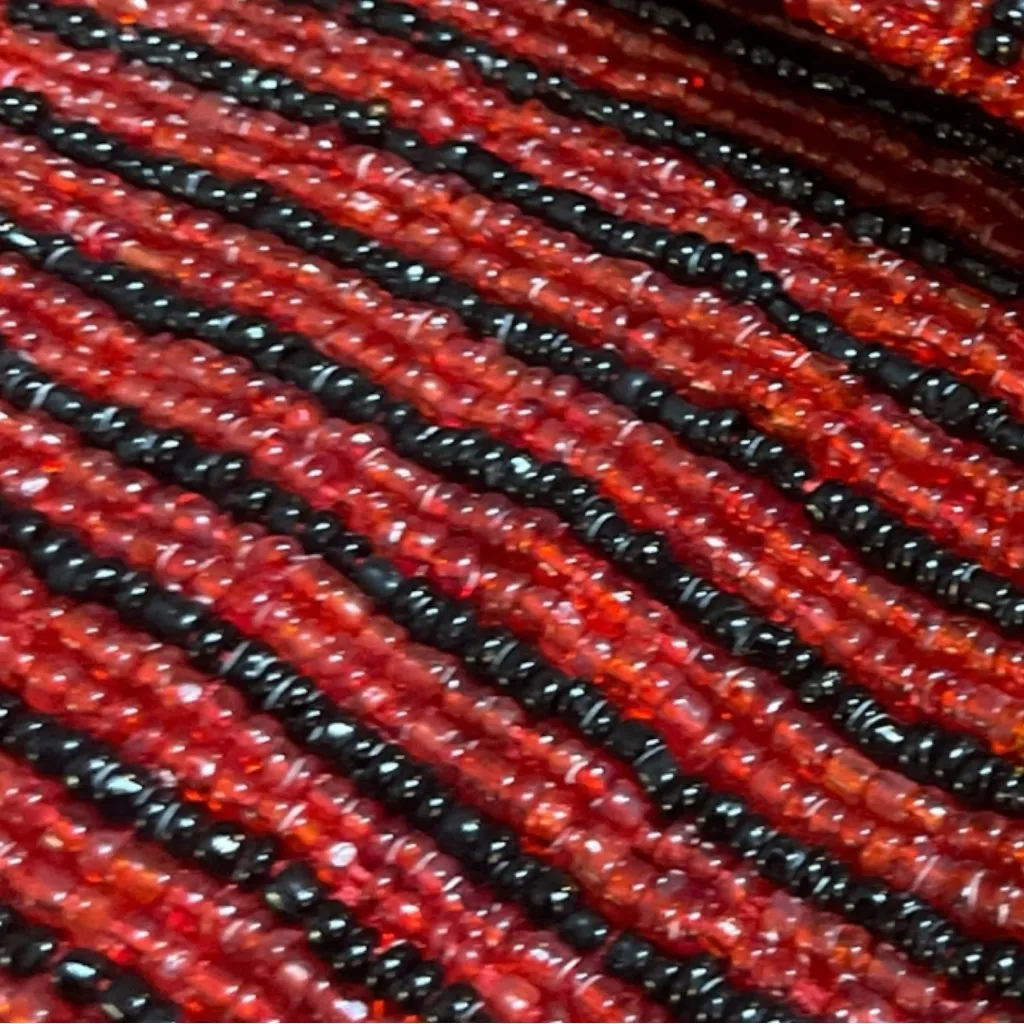 Vintage 1950s Art Deco Paul Handcrafts Handmade Red & Black Beaded Purse - Image 3