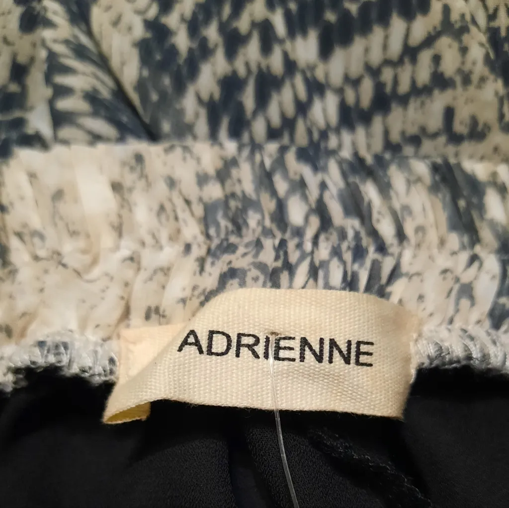 Adrienne Snake Print Shorts Size Small NWT - Image 3