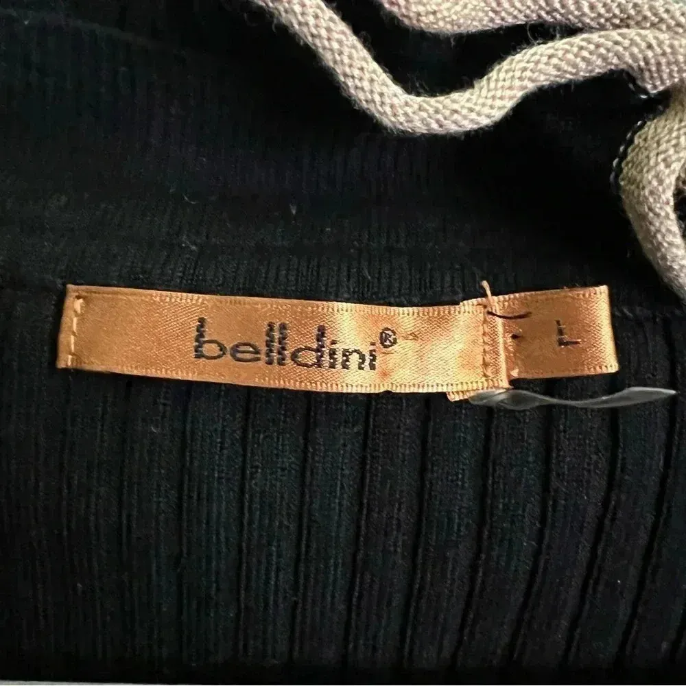 Belldini ribbed knit ruffle neck black cream trim scoop neck long sleeve top Med Size L - Image 4