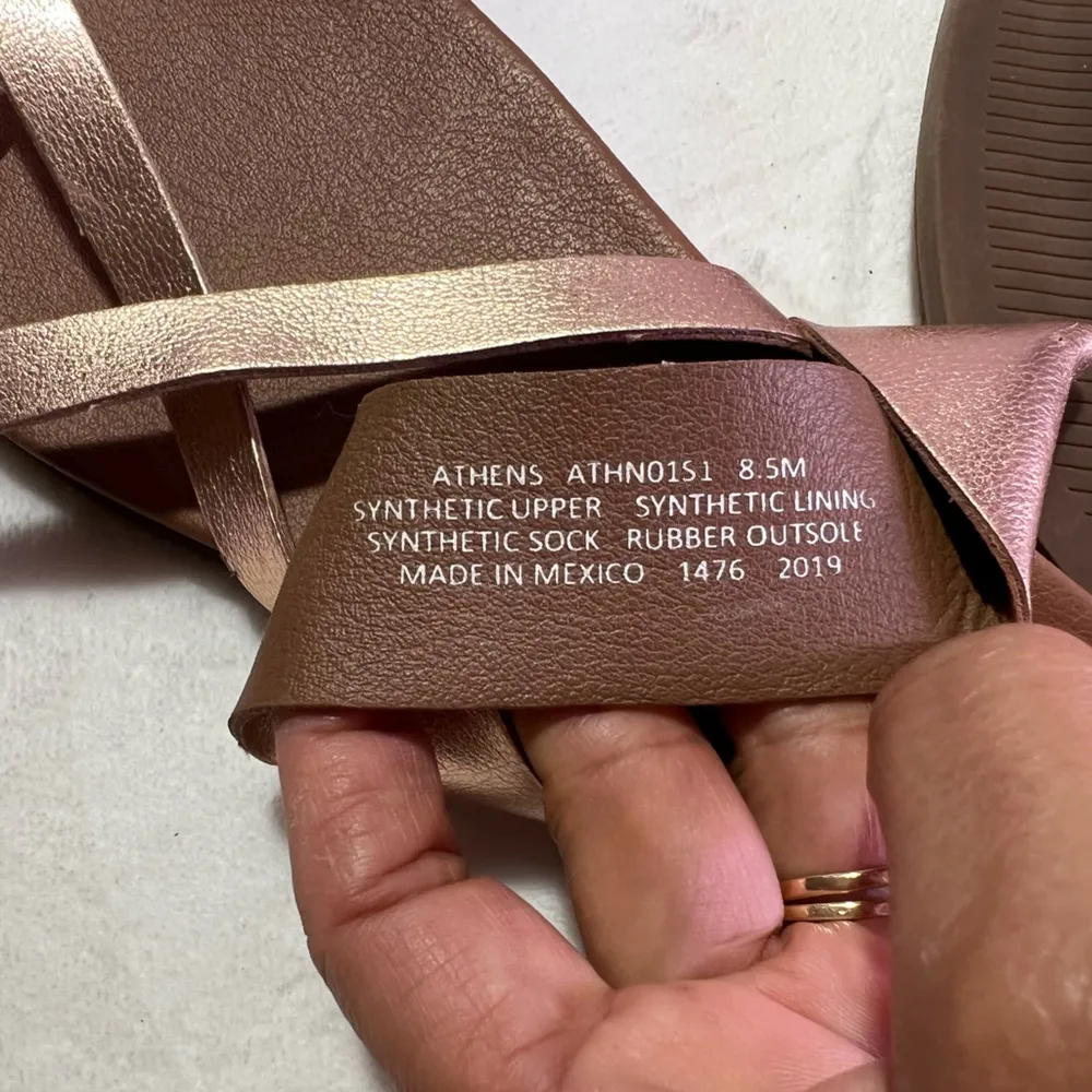 Steve Madden Athens rose gold sandals size 8.5  Athens Strappy Flat Faux Leather - Image 10