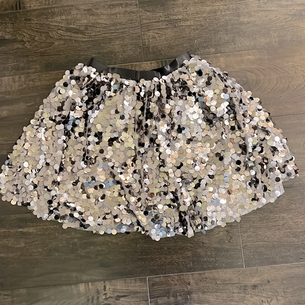 NWT Rachel Parcell Silver Sequin Skirt - Image 2