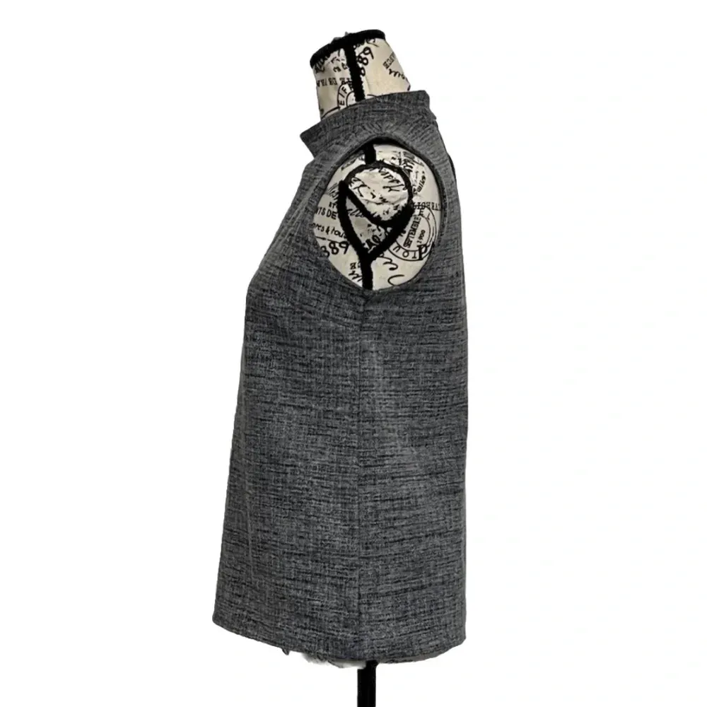 Banana Republic Women’s Textured Mock Neck Sleeveless Top XS Heather Gray Swank - Image 4