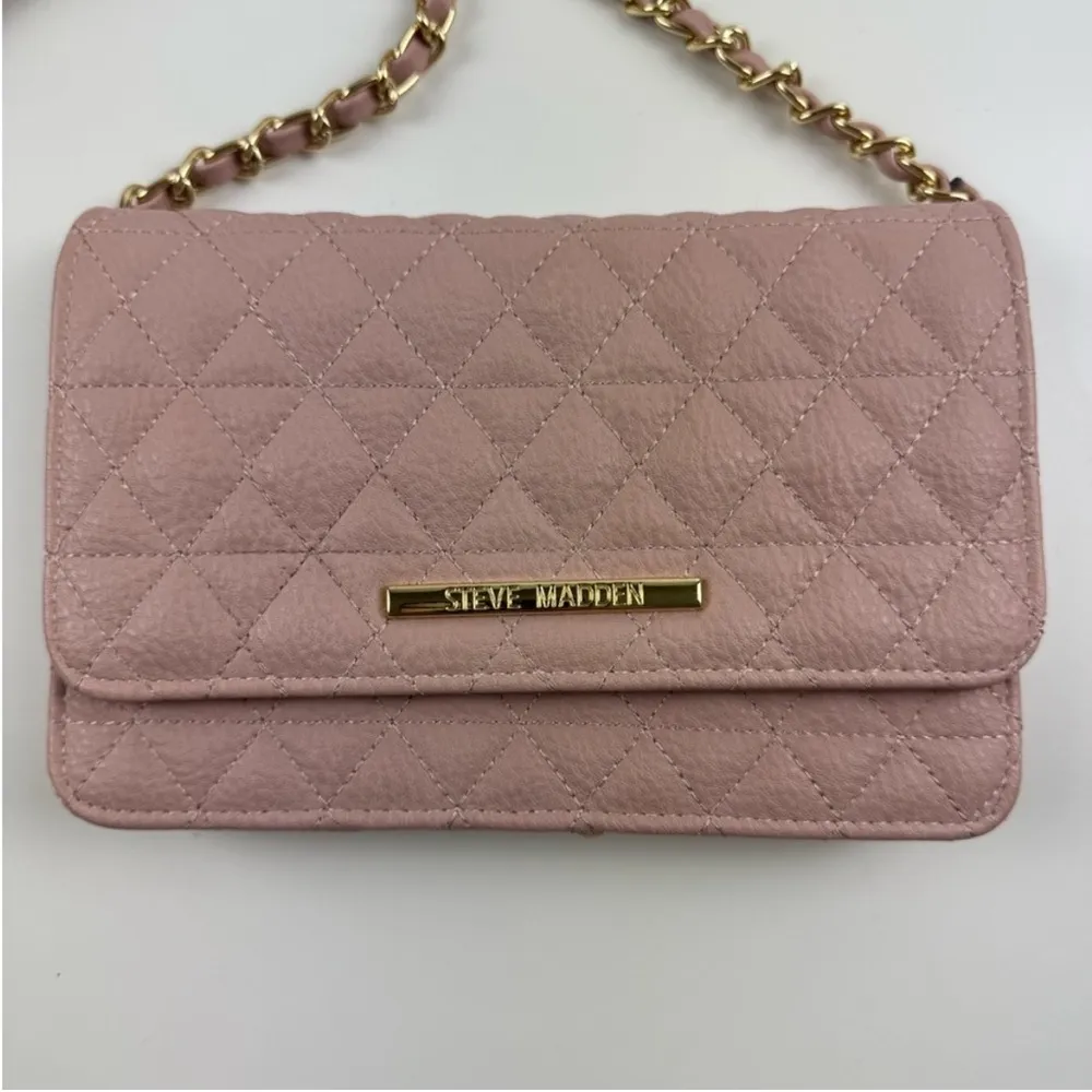 Steve Madden Pink Quilted Shoulder Purse with Gold Chain Details Pre Loved - Image 3