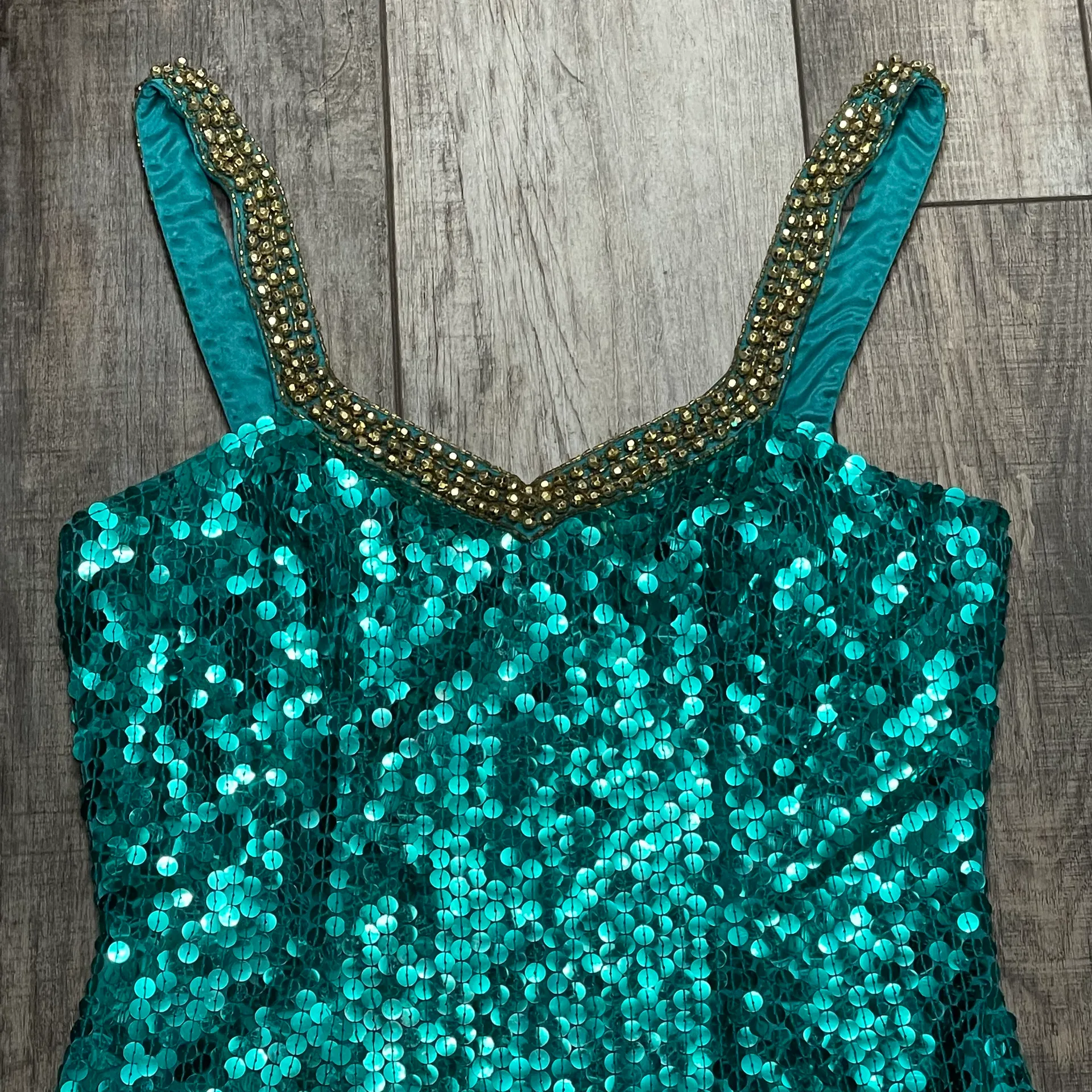 By Della Roufogali Green Sequin with Gold Beaded Neckline Mini Dress 8 - Image 12