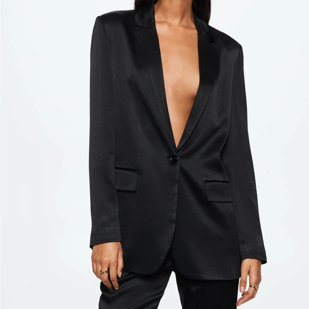 Melrose and Market Sleek Front Button Black Satin Blazer Size Small Business - Image 7