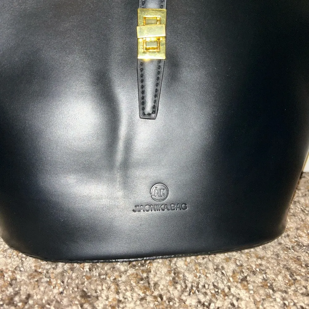 Elegant Black Leather Tote Bag - Image 2