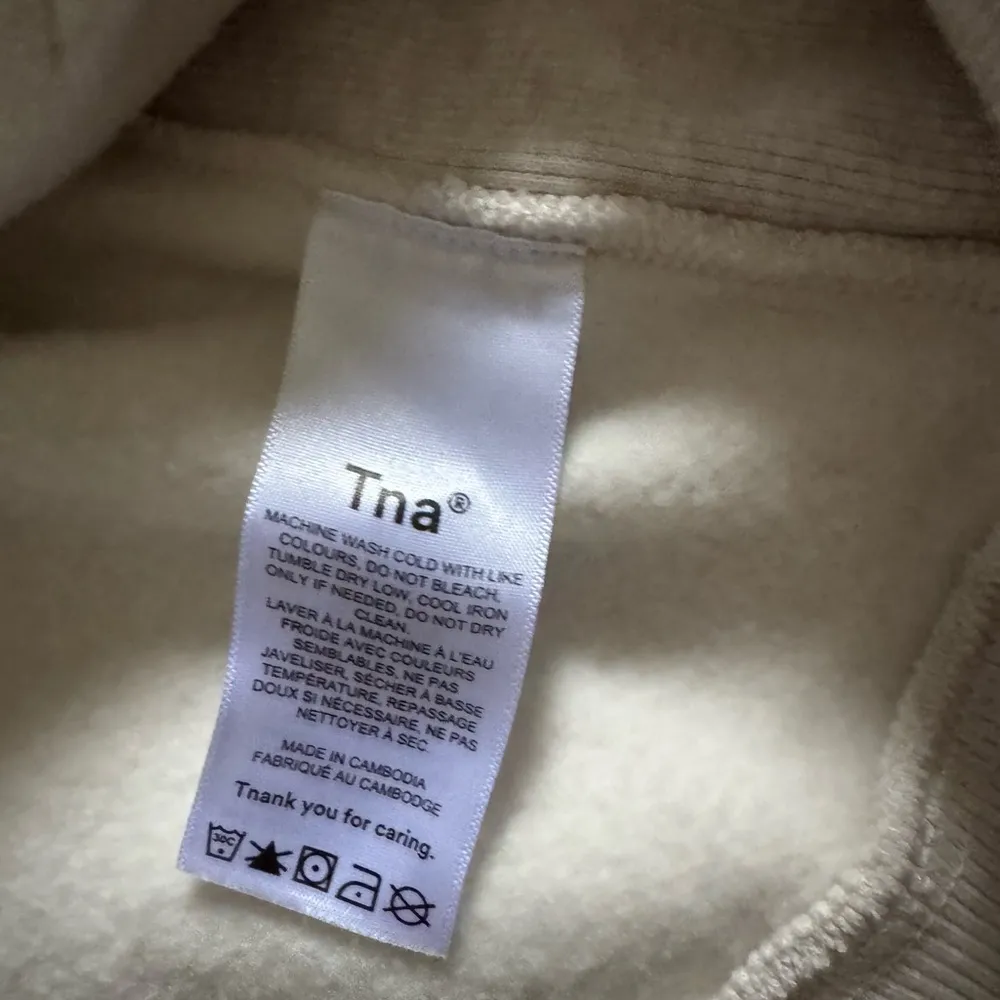 Aritzia Cream Hoodie Size L - Image 4