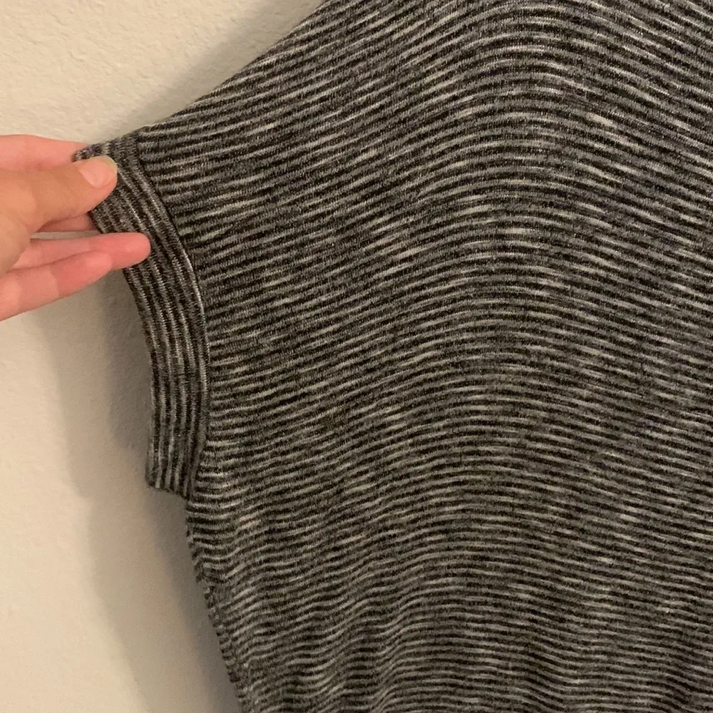 AB Studio 👻👻👻3 for 12👻👻👻 Loose Fitting Top - Image 5