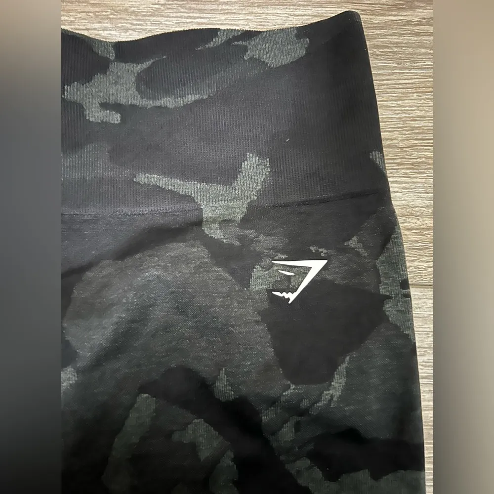 GYMSHARK ADAPT CAMO SEAMLESS LEGGINGS SIZE XL - Image 2