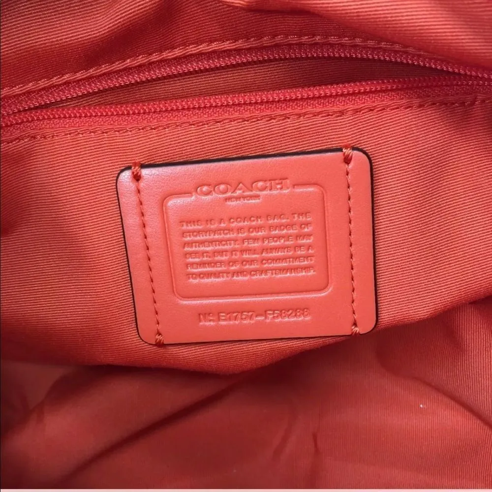 🔥🎁NWT! Coach Sig Harley EW Hobo Handbag Msrp:$375.00 - Image 10