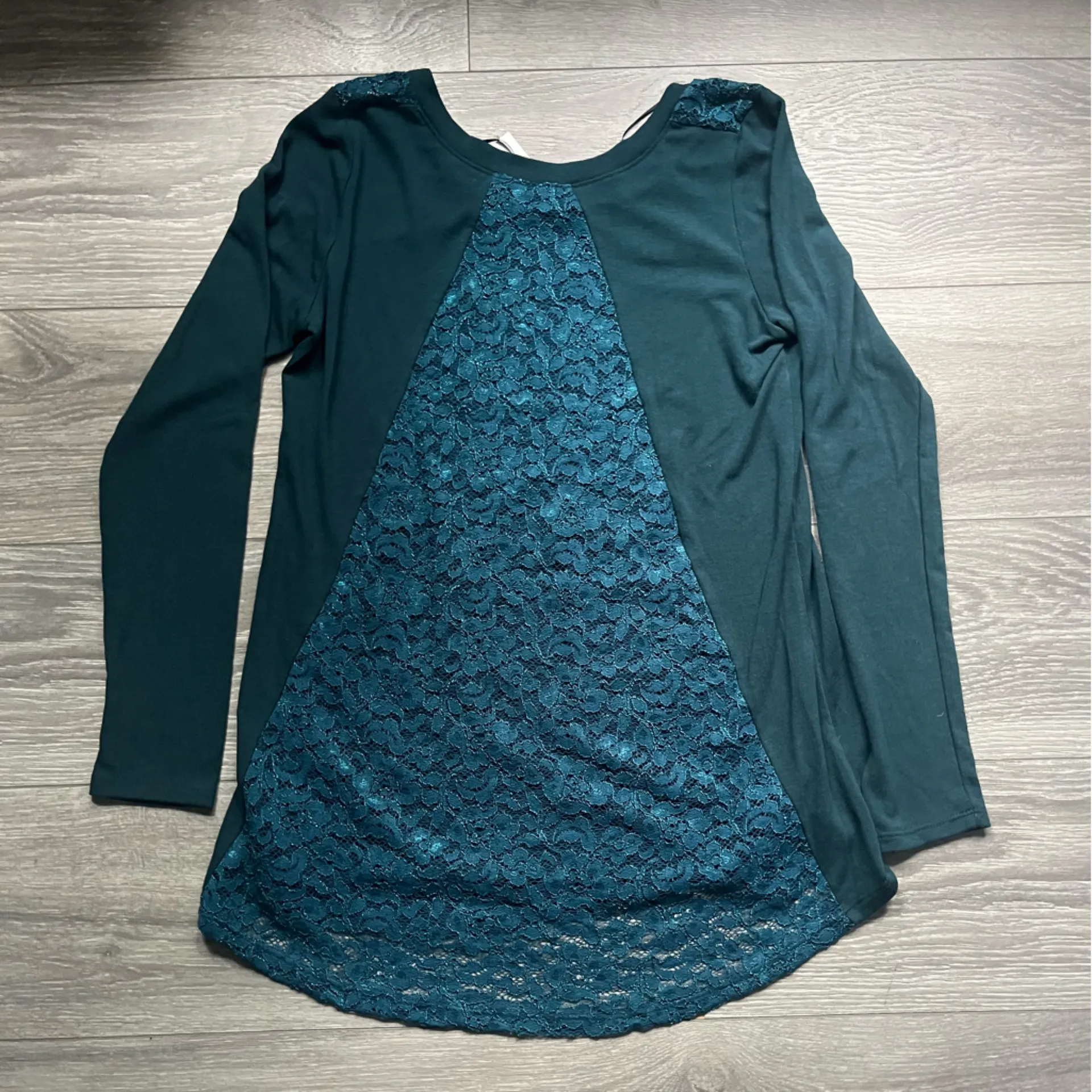 NEW Le Lis Stitch Fix Green Long Sleeve Crew Neck Lace Back Sweater Size M Fall - Image 2