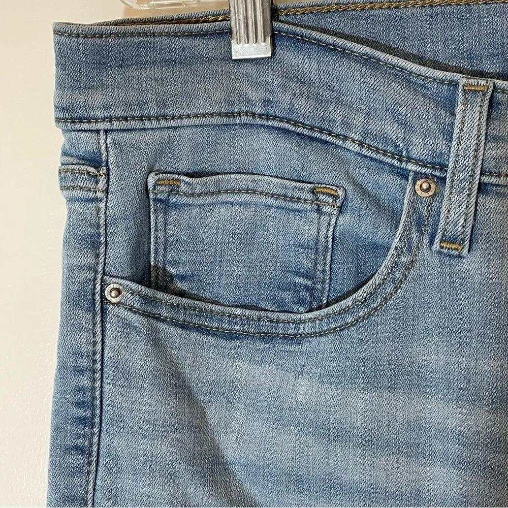 Levi Strauss 314 Shaping Straight Light Mid Rise Tummy Slimming Jeans Size 32 - Image 9