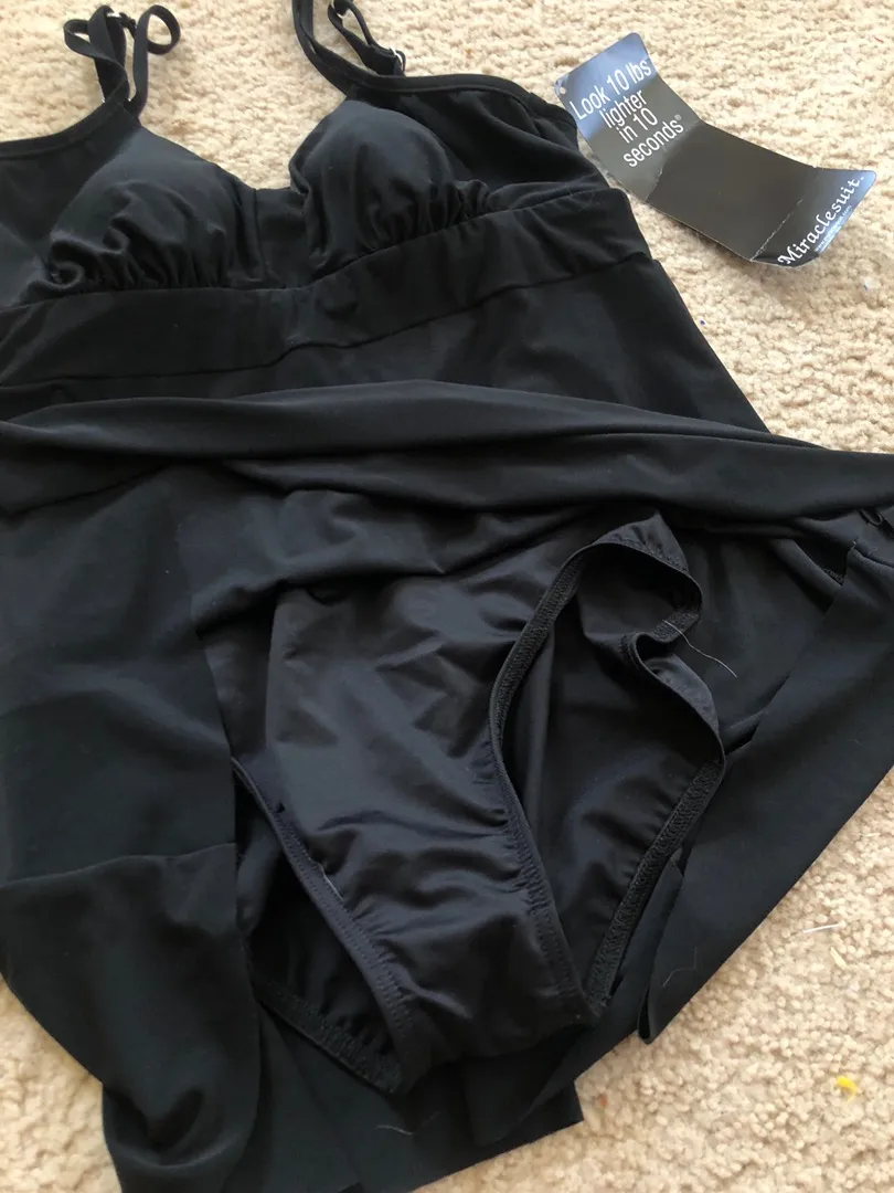 Miraclesuit Swimsuit - Image 4