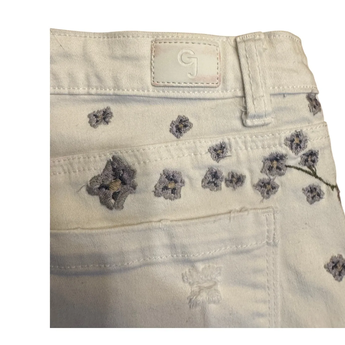 Gogo Jeans Embroidered Floral White Denim Cutoff Shorts – Size 13 - Image 4