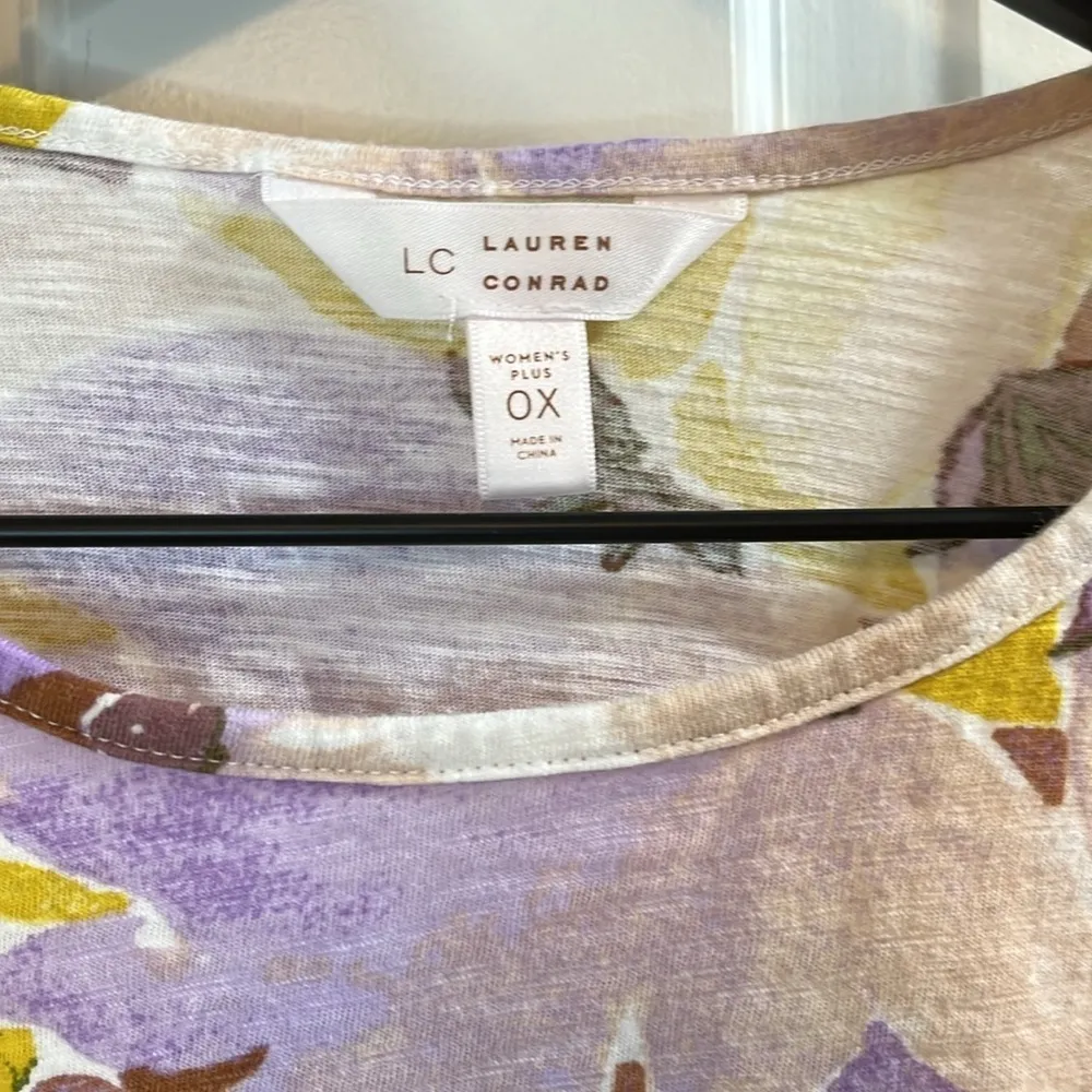 Lauren Conrad Floral Watercolor Eyelet Flutter Sleeve - Size 0X - Image 6