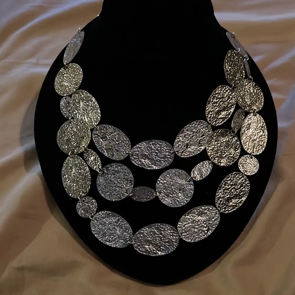 Nwot pretty silver hammered look triple necklace - Image 6