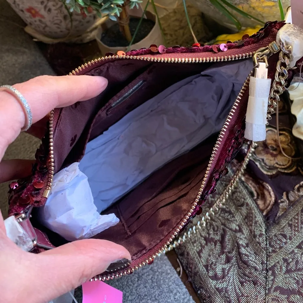 Authentic KATE SPADE Sequins top zip Clutch/shoulder/Crossbody - Image 9