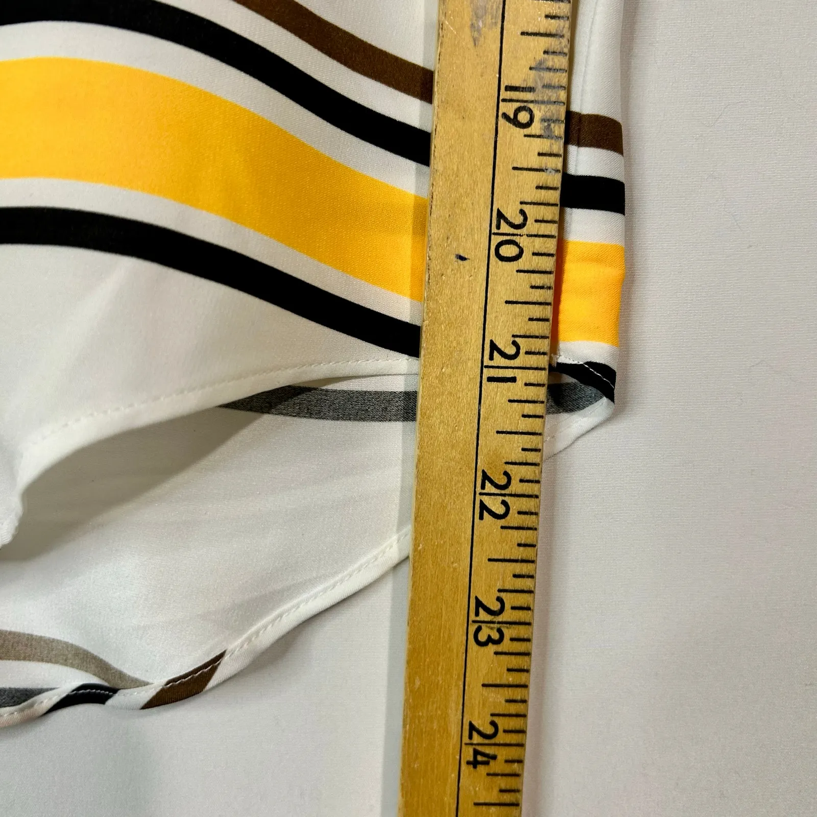 Express Women’s Striped Cap Sleeve Half-Zip Blouse Size XS Yellow White EUC - Image 9