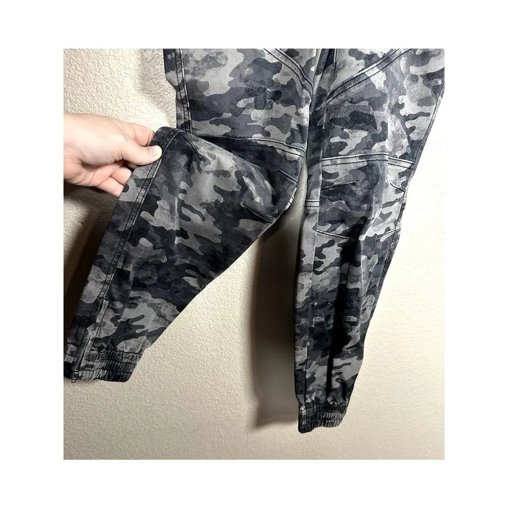 SPANX Black Wash Camo Stretch Twill Cargo Jogger Pant Size Small - Image 2