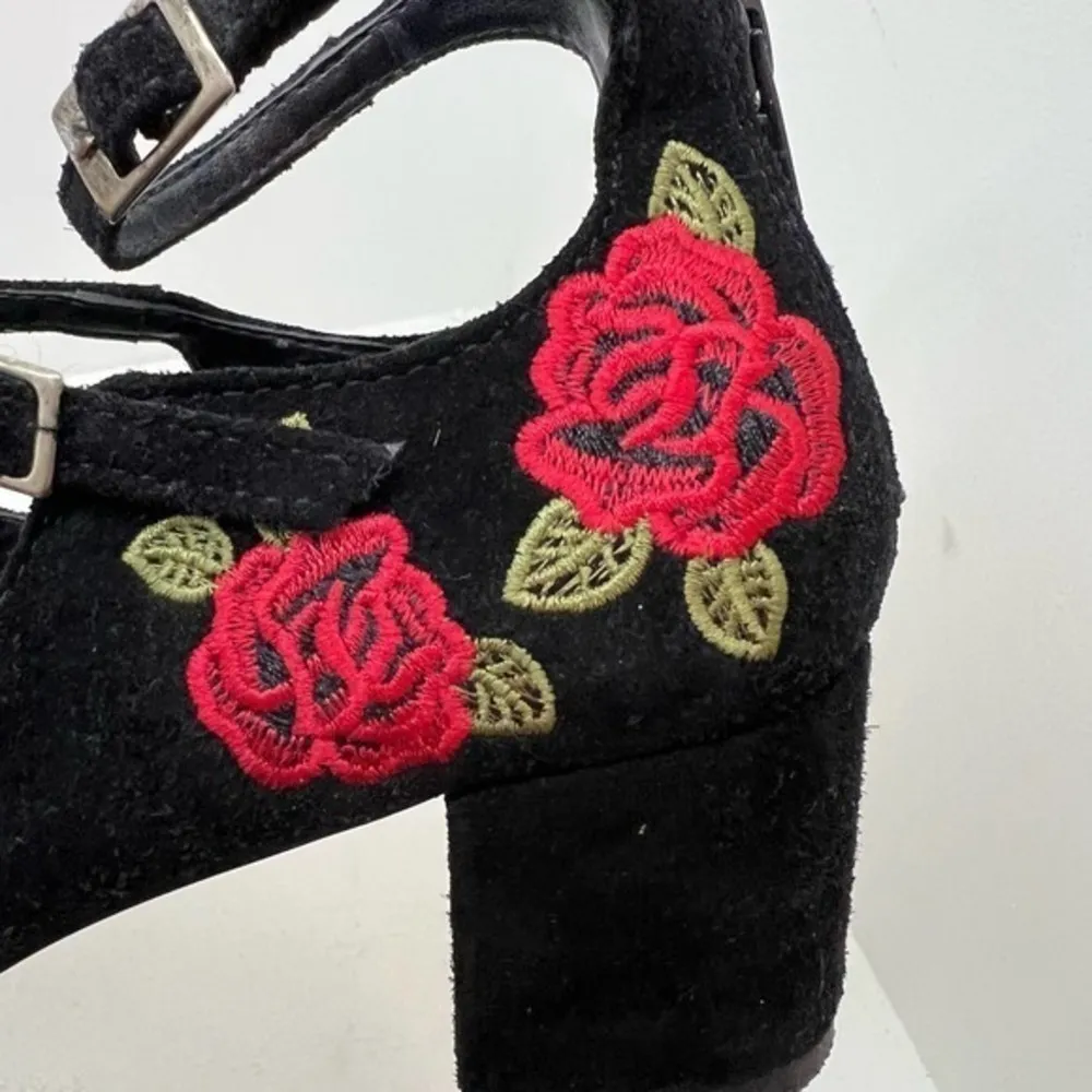 Steve Madden Hadley Embroidered Rose black buckle leather suede heels size 7.5 - Image 11
