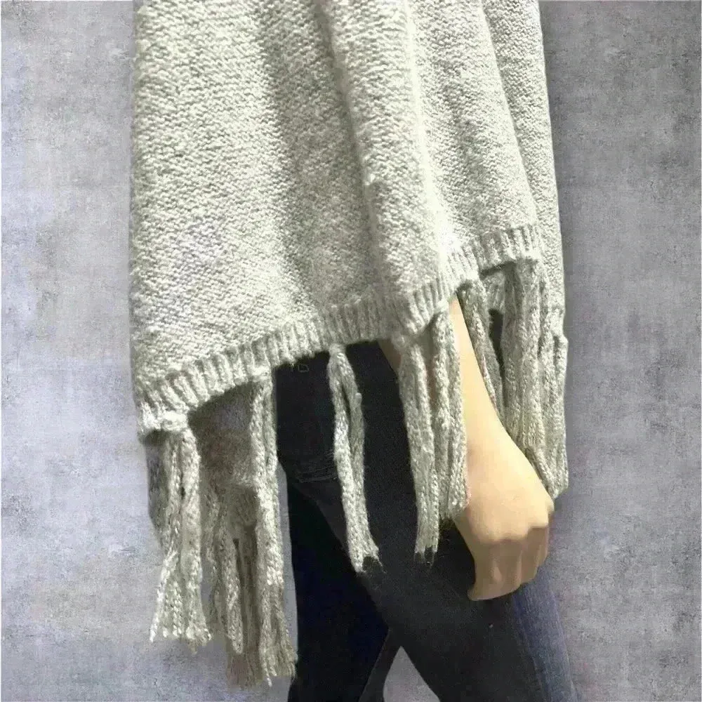 NWOT Banana Republic Women’s Cotton Blend Poncho sweater with fringe M/L Petite - Image 4