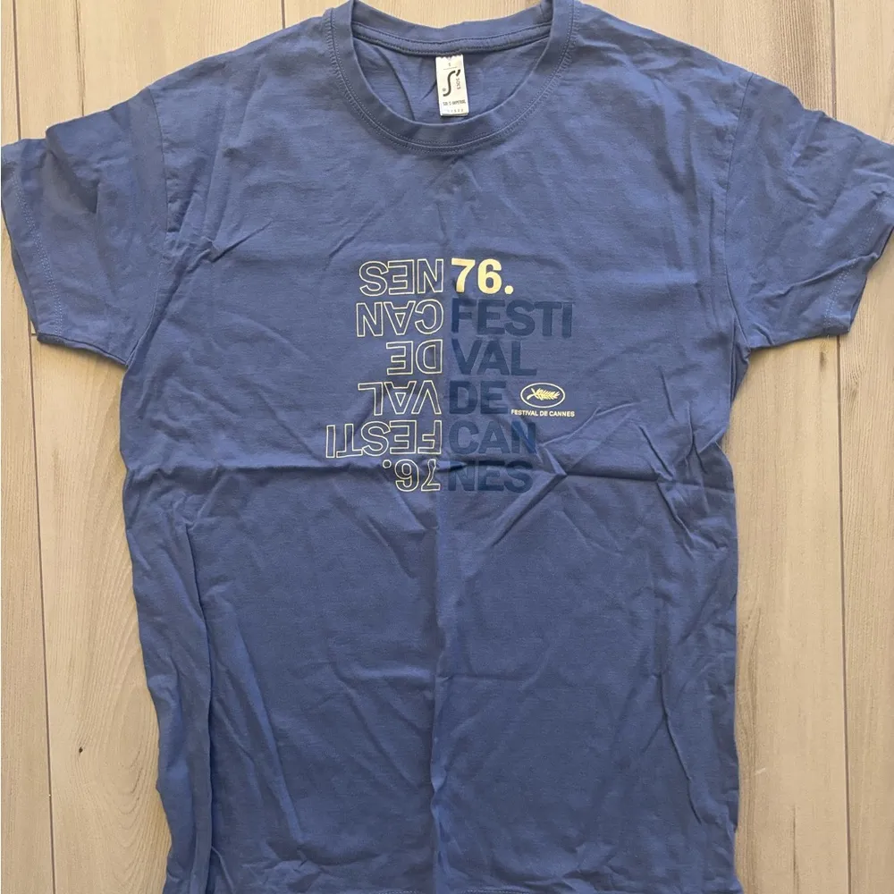 Cannes Film Festival (Festival de Cannes) blue and cream t shirt - Image 2