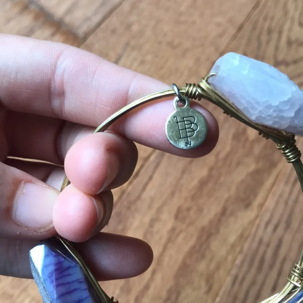 Purple raw crystals bangle bracelet - Image 5