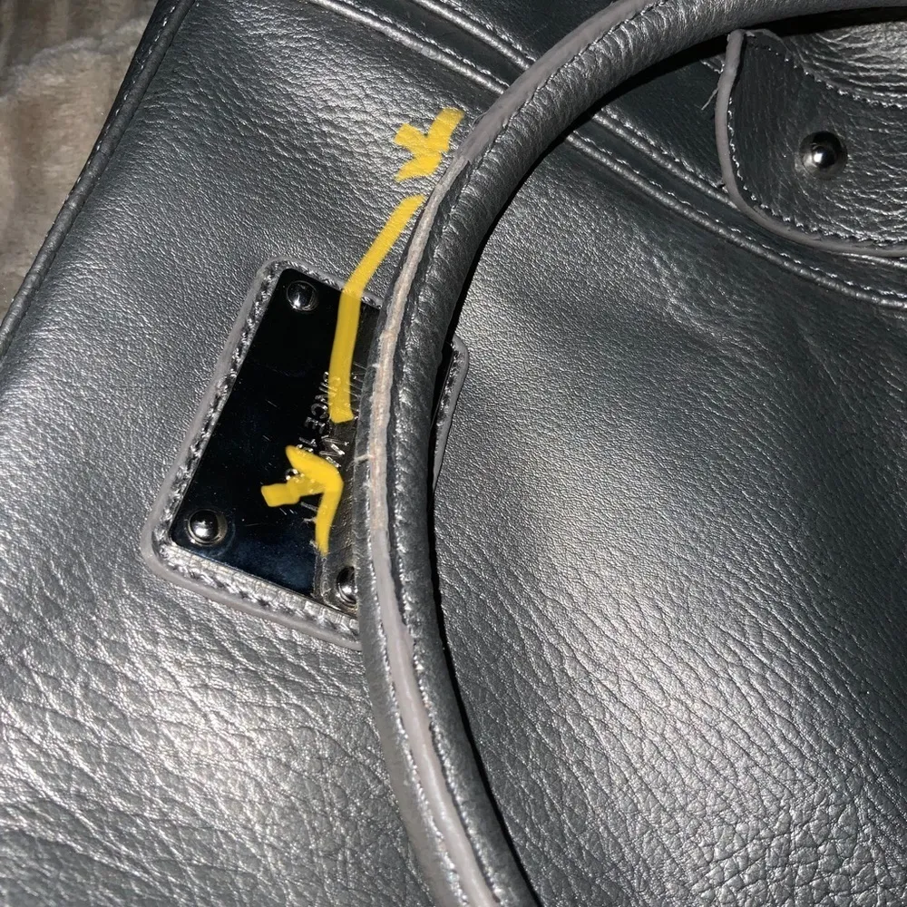 Nine West Platinum Slouch Satchel Purse Buckle Accents Medium Great Condition - Image 8