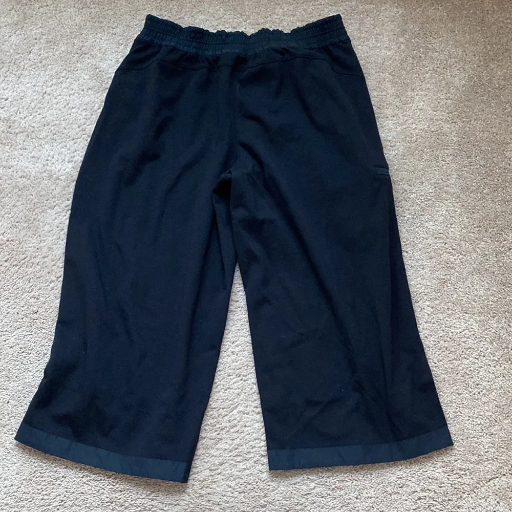 Athleta New‎ Triumph Hybrid Wide Crop Large - Image 10