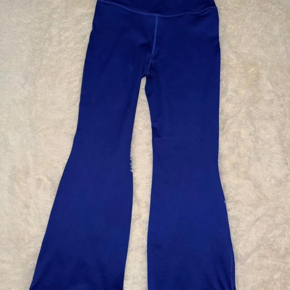 NWOT Hollister Gilly Hicks Flared Leggings Size Large Royal Blue - Image 2