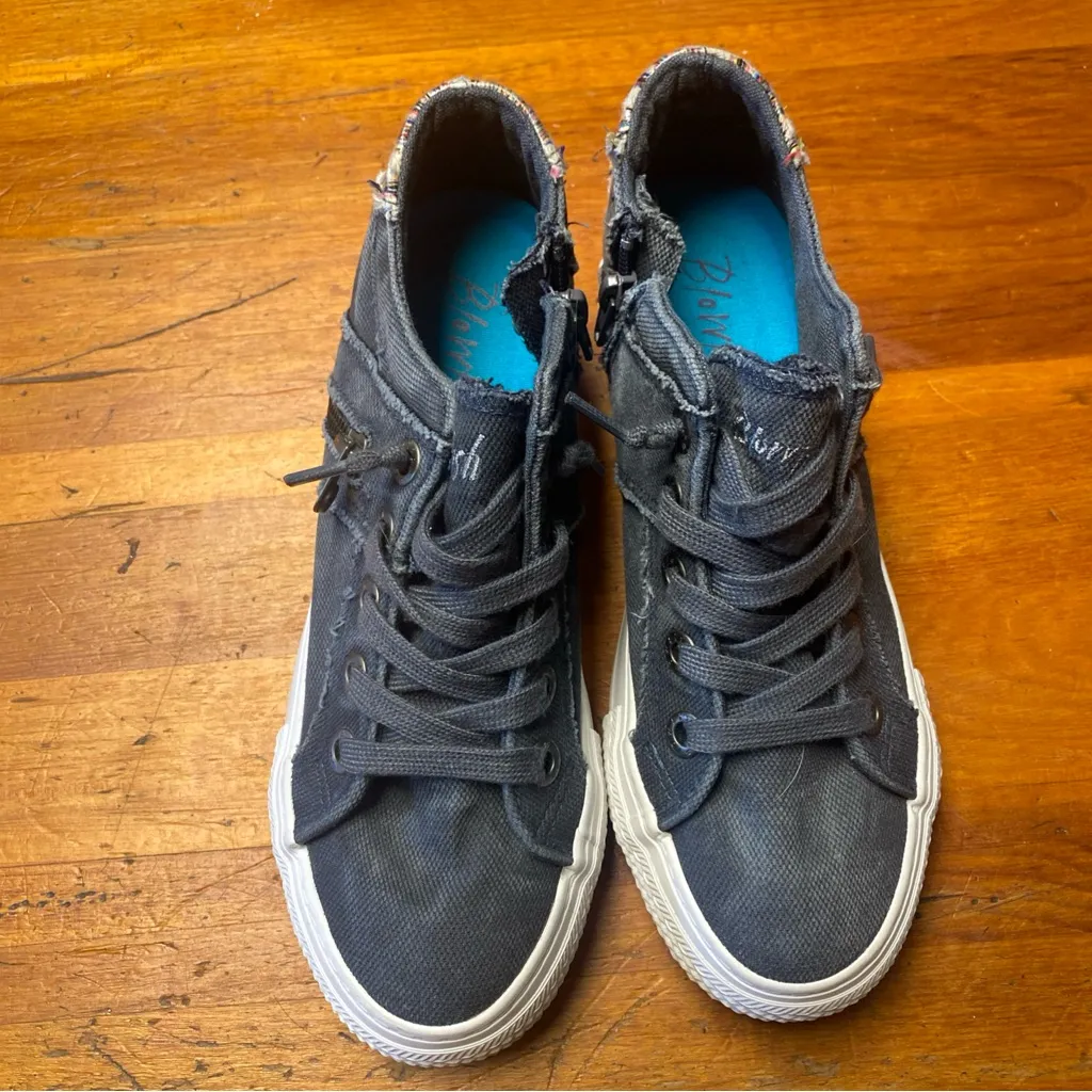 Blowfish Women's Grey Canvas Low Top Platform Sneakers - Image 5