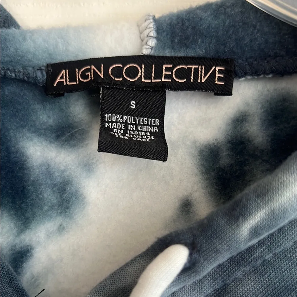 Black and White Cropped Sweater with Tie - Image 3