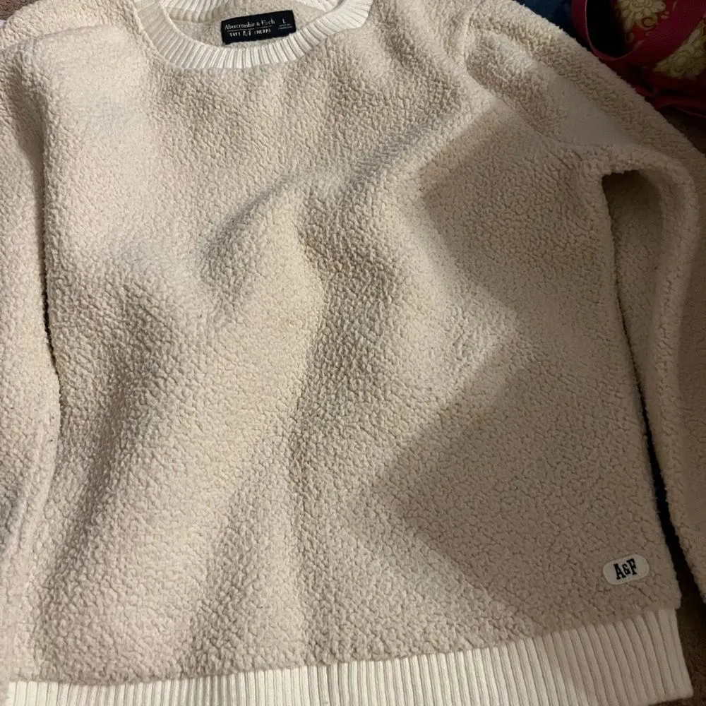 Abercrombie large Sherpa sweater - Image 6