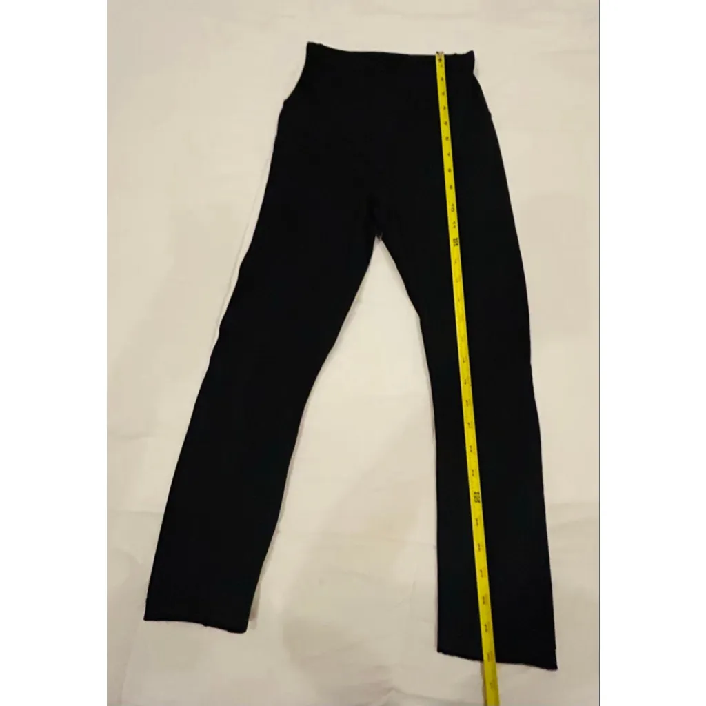 Women's ATHLIO Black capri Leggings small - Image 4