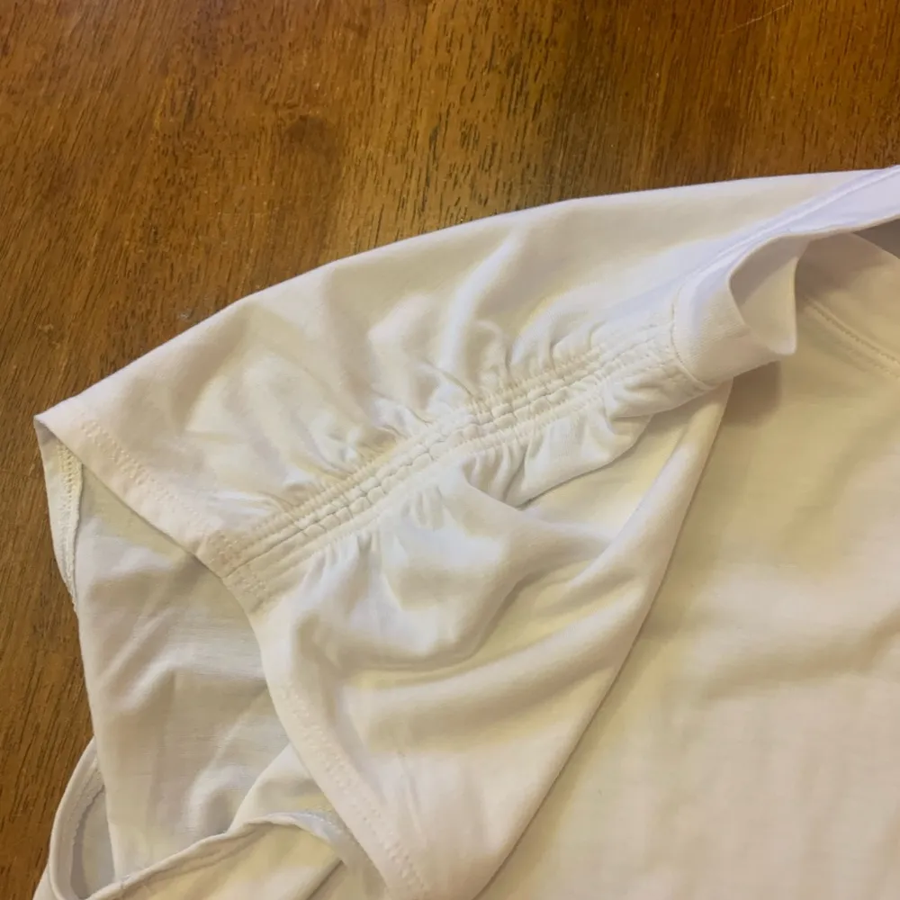 Athleta top shirt medium White Sleeveless Athletic Althleisure workout casual. - Image 3