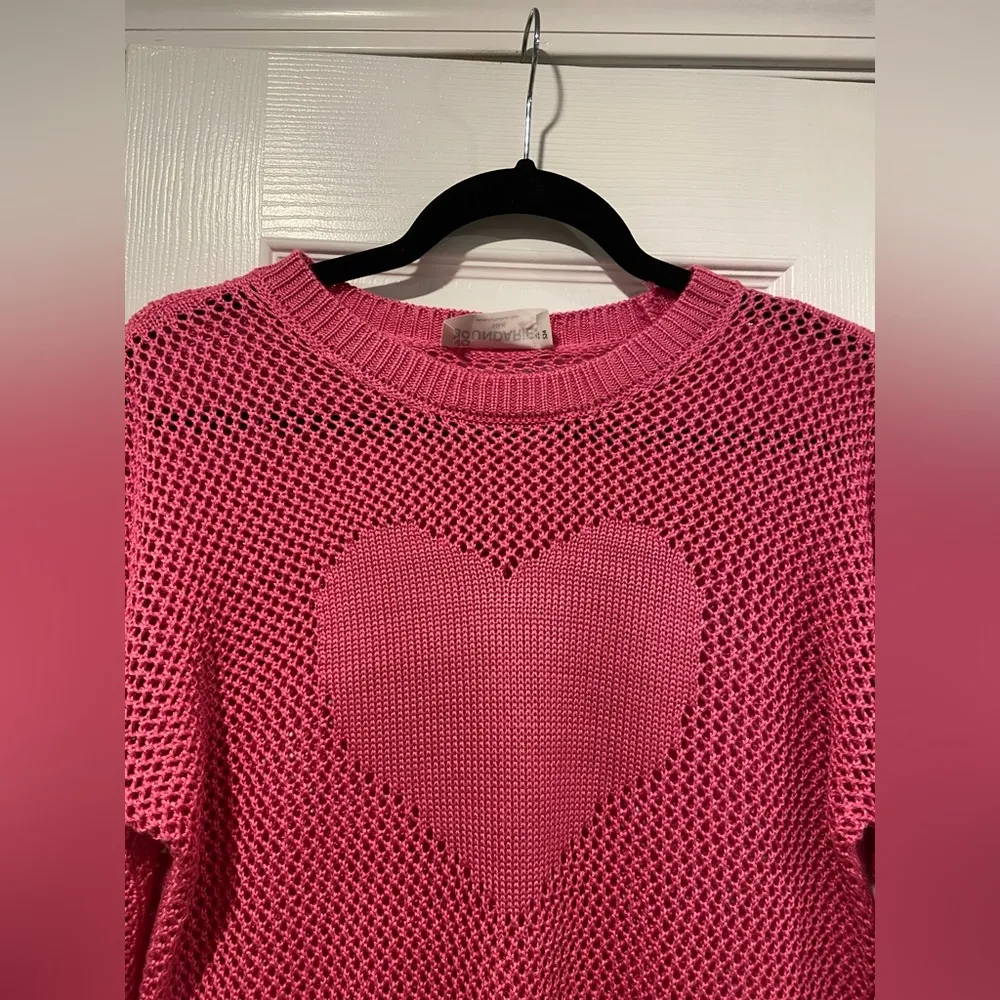 NWT No Boundaries Size XS Pink Mesh Long Sleeve Crew Neck Pullover Heart Sweater - Image 2