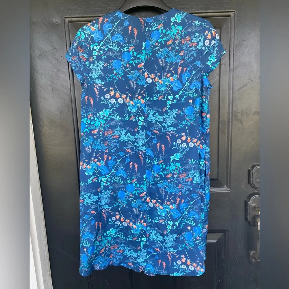 J. McLaughlin Tracy Cap Sleeve Silk Dress in Blue Floral Print Size Medium - Image 3
